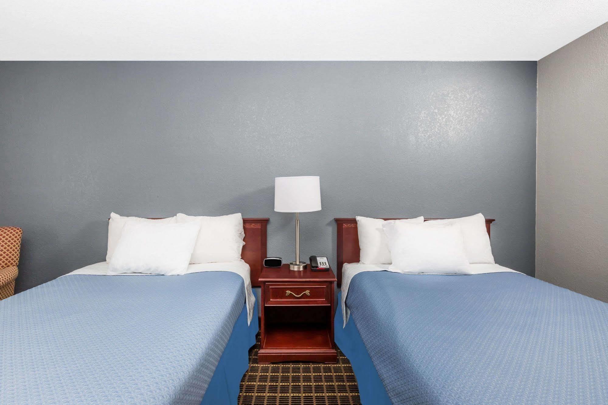 Days Inn By Wyndham West Des Moines Εξωτερικό φωτογραφία